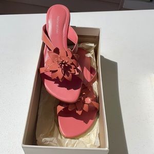 Size 6.5 pink flats rose design